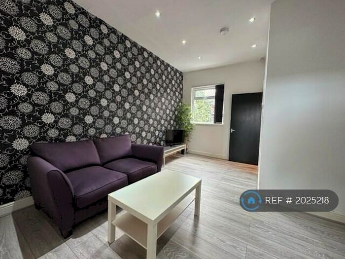 3 Bedroom Flat To Rent In Chesterfield Road, Sheffield, S8