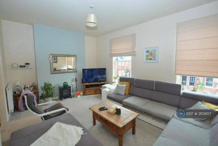 4 Bedroom Flat To Rent In Derbyshire Lane, Manchester, M32