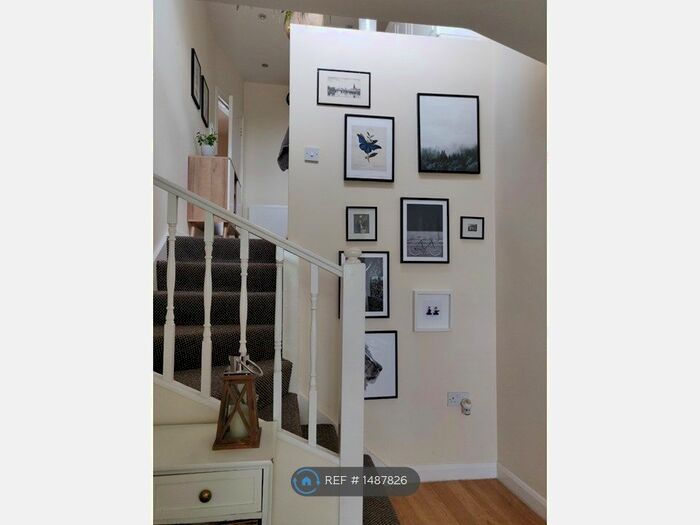 2 Bedroom Flat To Rent In London, London, SW15