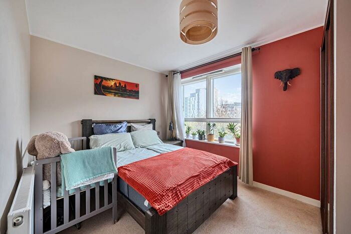 1 Bedroom Flat For Sale In Market Road, Islington, London, N7