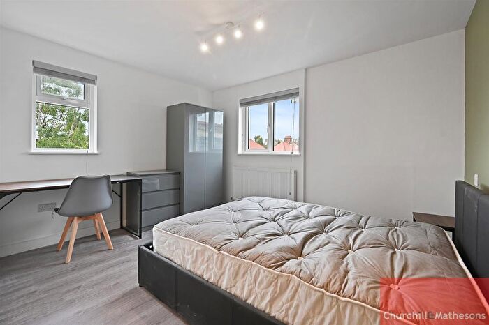 1 Bedroom Property To Rent In Sedgeford Road, London, W12