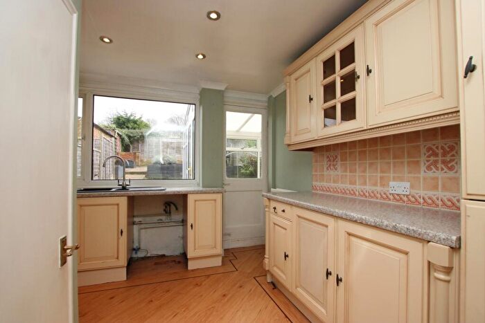 3 Bedroom Terraced House For Sale In Severn Way, Kettering, NN16