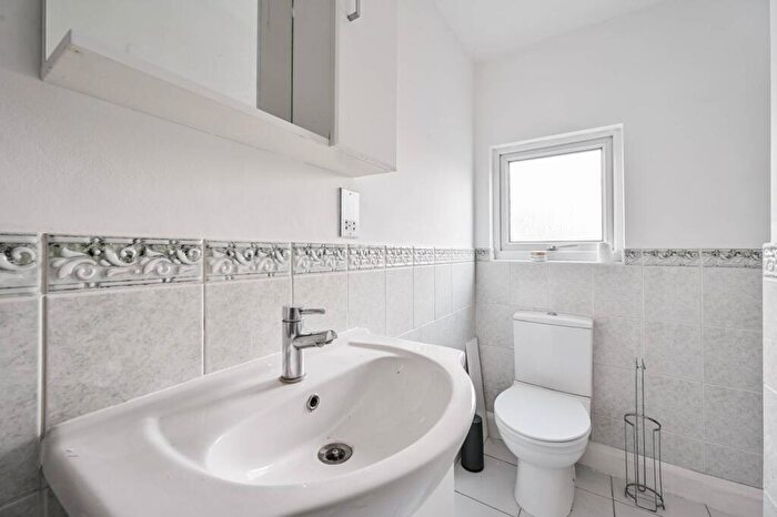 Studio For Sale In April Court, Northwood Road, Thornton Heath, , Thornton Heath, CR7