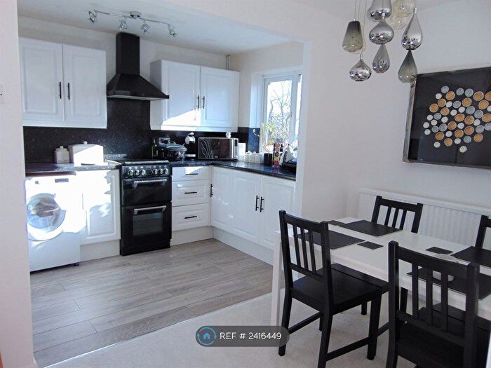 2 Bedroom Flat To Rent In Pixton Way, Croydon, CR0