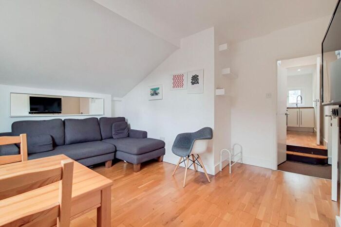 1 Bedroom Flat To Rent In Holloway Road, Holloway, London, N7