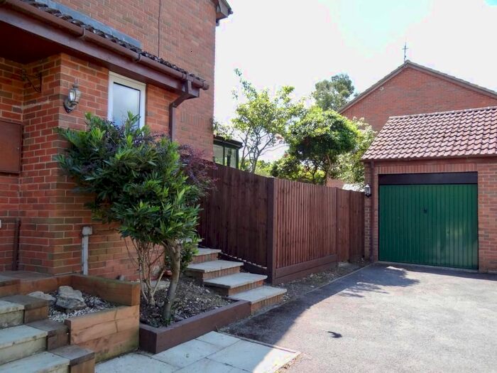 1 Bedroom Terraced House To Rent In St. Peters Gardens, Wrecclesham, Farnham, GU10
