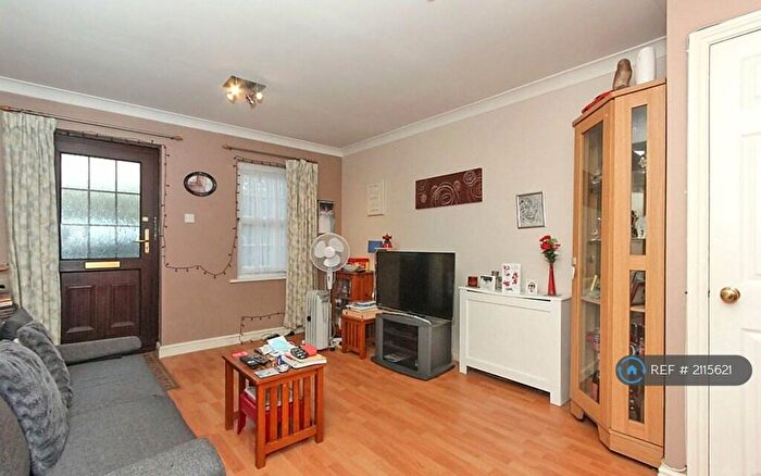 1 Bedroom Flat To Rent In East Street, Sittingbourne, ME10