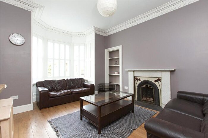 1 Bedroom Flat To Rent In Primrose Terrace, Edinburgh, EH11