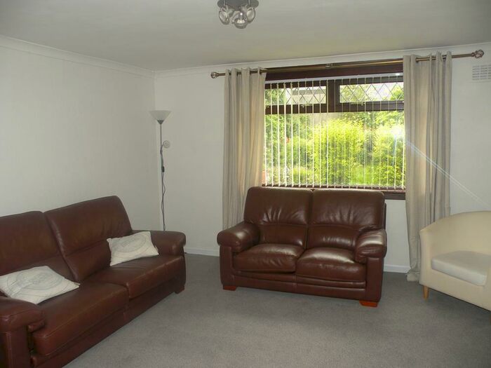 2 Bedroom Ground Flat To Rent In Berrywell Gardens, Ground Floor Left, AB21