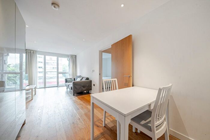1 Bedroom Property To Rent In Goldhawk Road, London, W12