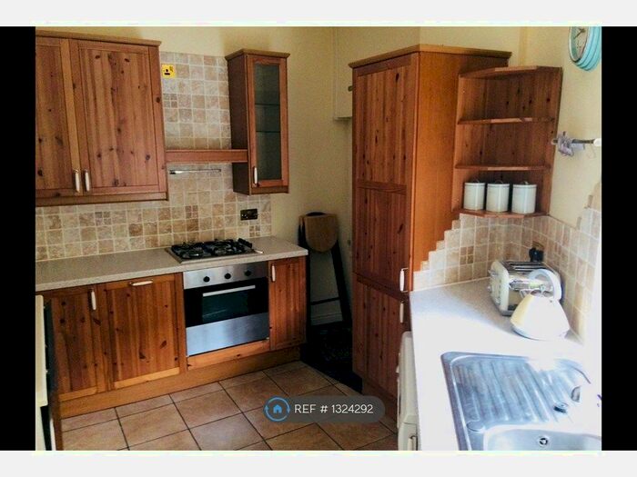 2 Bedroom End Of Terrace House To Rent In Bury Street, Mossley, OL5