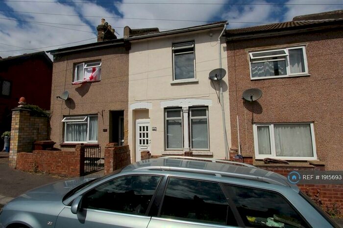 3 Bedroom Terraced House To Rent In Edinburgh Road, Chatham, ME4