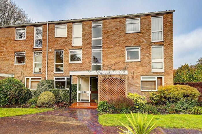 1 Bedroom Flat For Sale In Harrowdene Gardens, Teddington, TW11