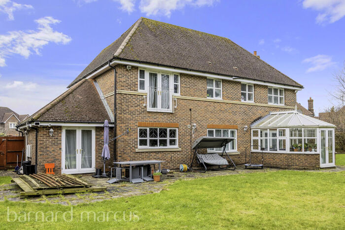 5 Bedroom House To Rent In Heathside Place, Epsom, KT18