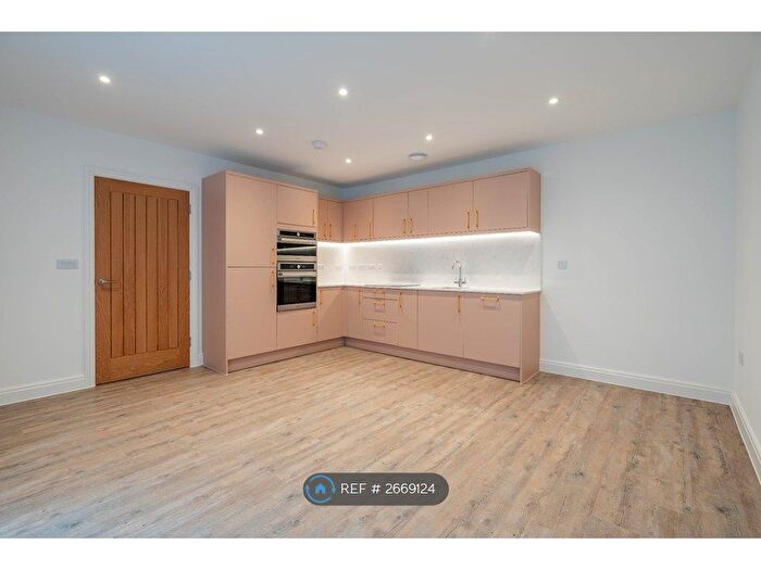 1 Bedroom Flat To Rent In The Gallery's At Rockspray Bude, Bude, EX23