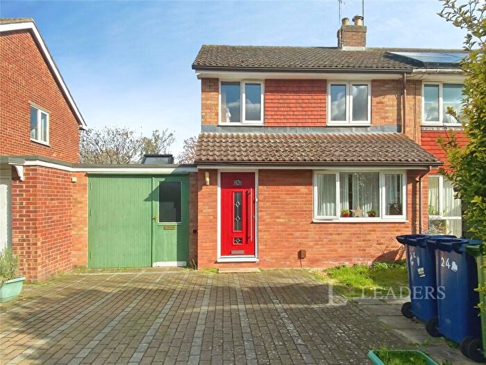 3 Bedroom Semi Detached House For Sale In Badminton Close, Cambridge, Cambridgeshire, CB4