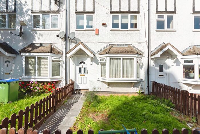 3 Bedroom Maisonette For Sale In Windmill Lane, Smethwick, B66
