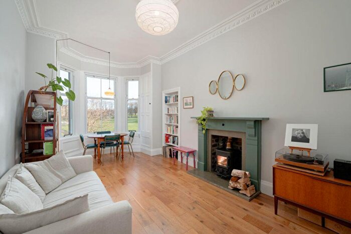 2 Bedroom Flat For Sale In / Ogilvie Terrace, Edinburgh, EH11