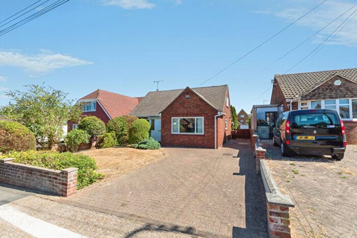 3 Bedroom Bungalow For Sale In Elm Avenue, Chattenden, Rochester, Kent, ME3