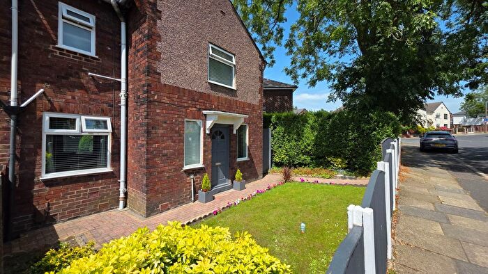 3 Bedroom Semi-Detached House For Sale In Beechfield Road, Swinton, M27