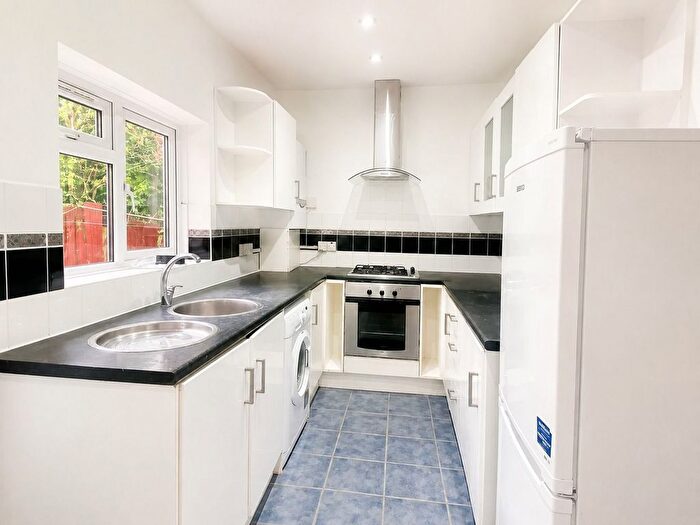 2 Bedroom Flat To Rent In Norwich Road, Thornton Heath, CR7