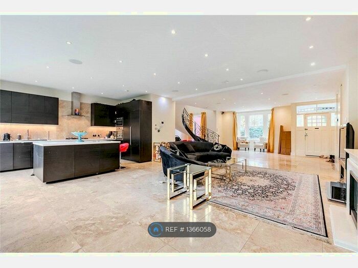 4 Bedroom Semi-Detached House To Rent In Sutton Lane South, London, W4