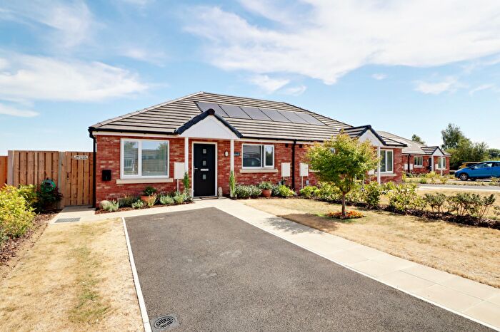 2 Bedroom Semi-Detached Bungalow For Sale In Ings Court, Hibaldstow, DN20