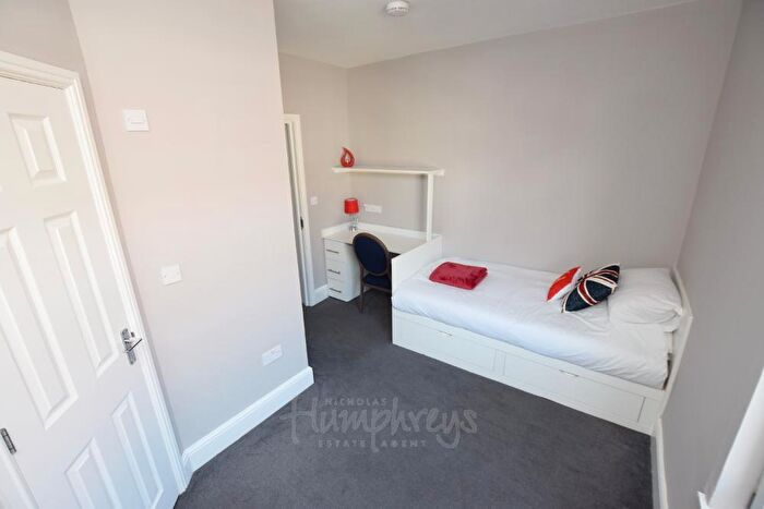 6 Bedroom Terraced House To Rent In Hood Street, Northampton, NN1