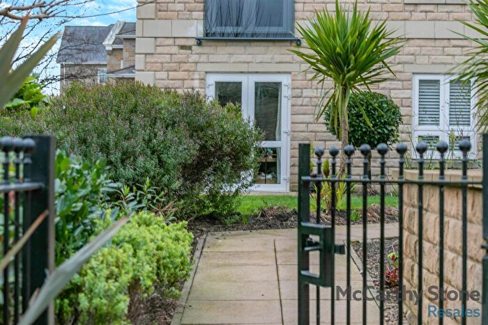 1 Bedroom Apartment For Sale In Hepworth Court, Parsonage Lane, Brighouse, HD6