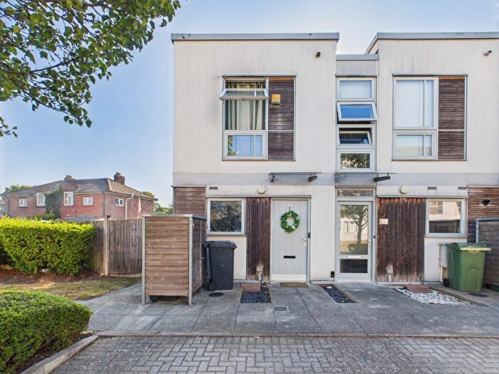 2 Bedroom End Of Terrace House To Rent In Dulcie Close, Greenhithe, Kent, DA9