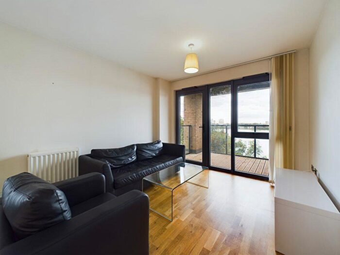 2 Bedroom Flat To Rent In Green Lanes Walk, Finsbury Park, – Bedrooms Flat, N4