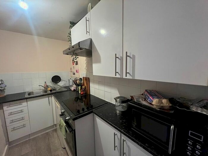 Studio To Rent In Regency Square, Brighton, BN1