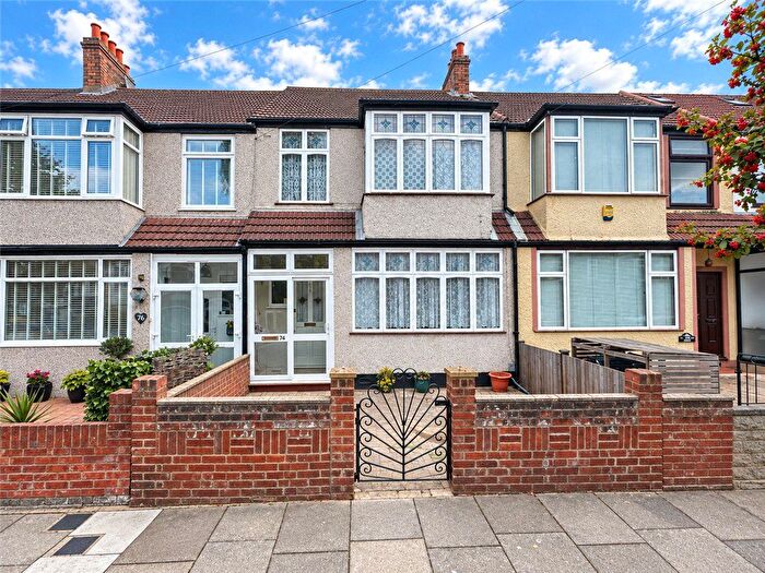 3 Bedroom Terraced House For Sale In Avenue Road, London, SW16