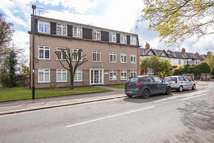 1 Bedroom Flat For Sale In Waverley Road, Enfield, EN2