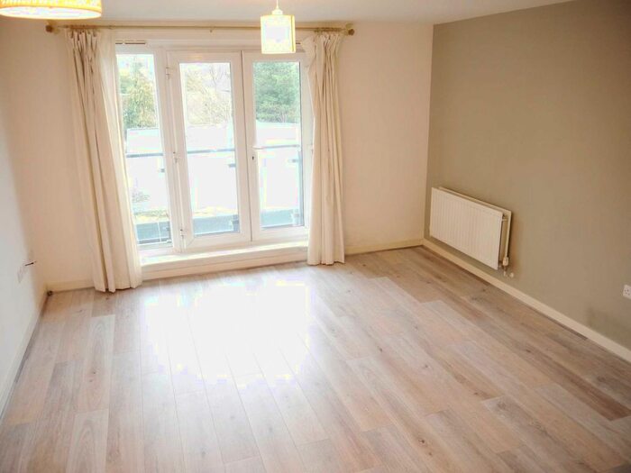 1 Bedroom Flat To Rent In Parkhouse Court, Hatfield, AL10
