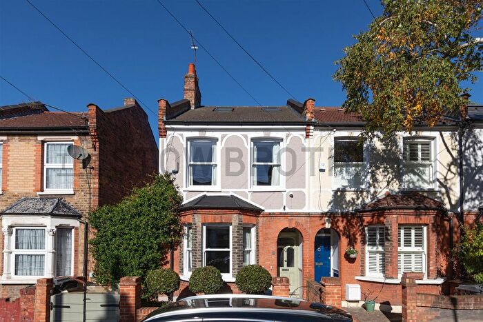 4 Bedroom Property To Rent In Brookscroft Road, London, E17