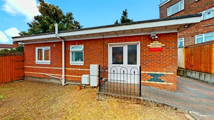 2 Bedroom Bungalow To Rent In Dudden Hill Lane, Neasden, London, NW10