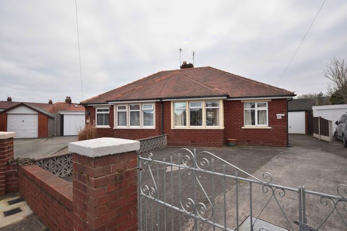 2 Bedroom Semi-Detached Bungalow To Rent In Nateby Avenue, Blackpool FY4