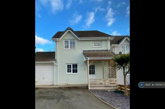 4 Bedroom Detached House To Rent In The Pound, Pembroke Dock, SA72