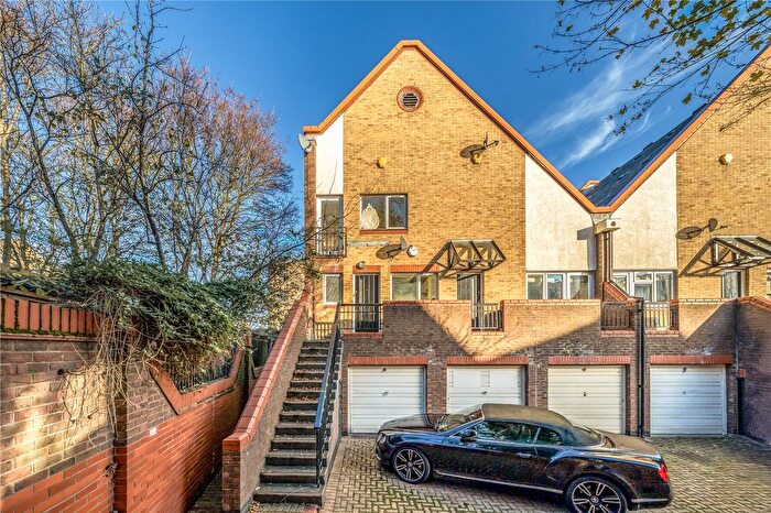 4 Bedroom Detached House To Rent In Admiral Place, London, SE16
