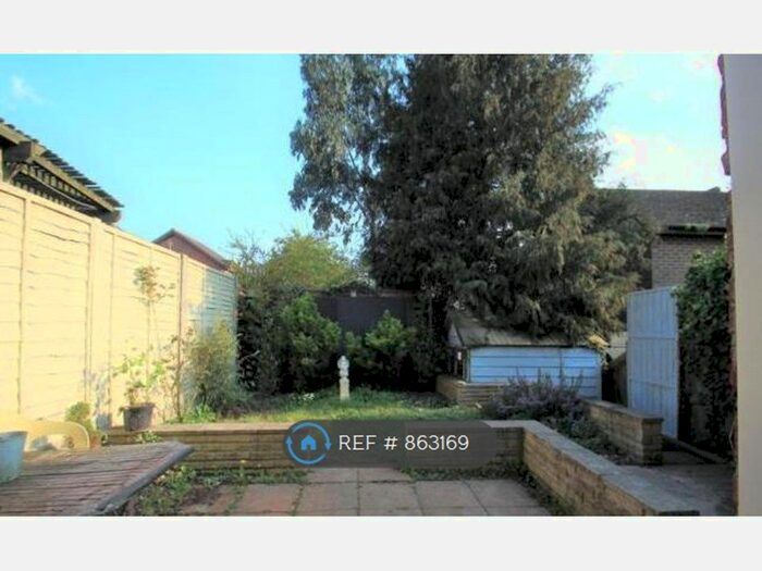 2 Bedroom End Of Terrace House To Rent In Essex Hall Road, Colchester, CO1