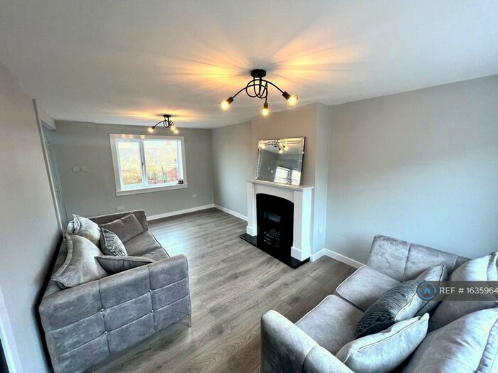 2 Bedroom End Of Terrace House To Rent In Hollows Crescent, Paisley, PA2