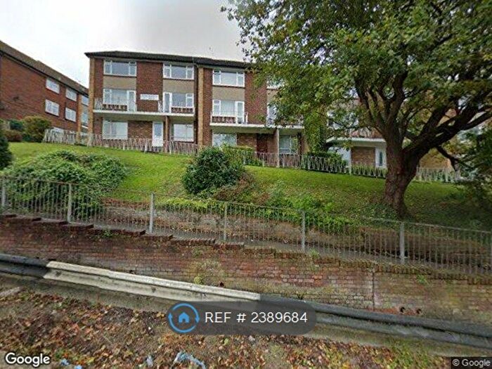2 Bedroom Flat To Rent In Amersham Hill, High Wycombe, HP13