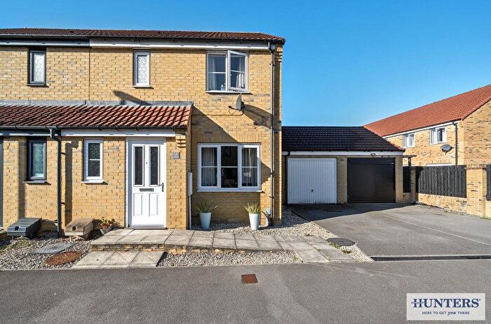 3 Bedroom Semi-Detached House For Sale In Hornbeam Close, Selby, YO8