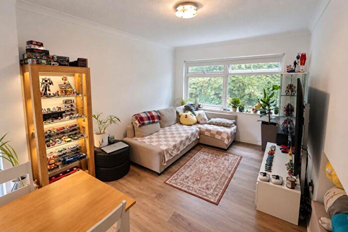1 Bedroom Flat To Rent In Fern Drive, Hemel Hempstead, HP3