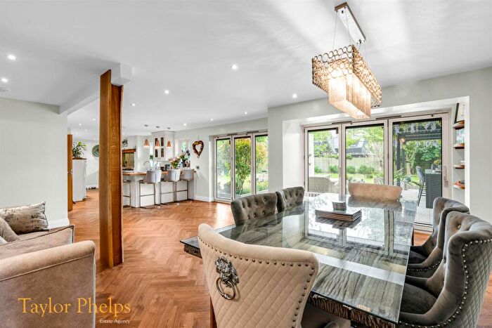 4 Bedroom Detached House For Sale In Great Oak Court, Hunsdon, SG12
