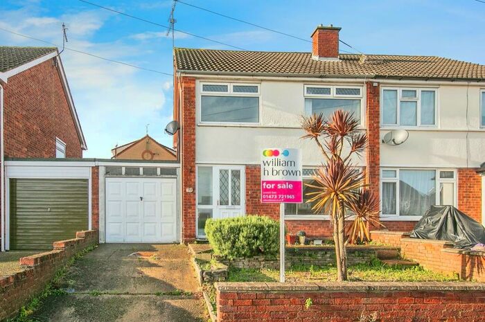 3 Bedroom Semi-Detached House To Rent In Chartwell Close, Ipswich, IP4