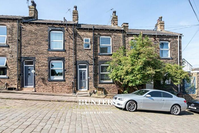 2 Bedroom Terraced House To Rent In Dartmouth Avenue, Morley, Leeds, LS27