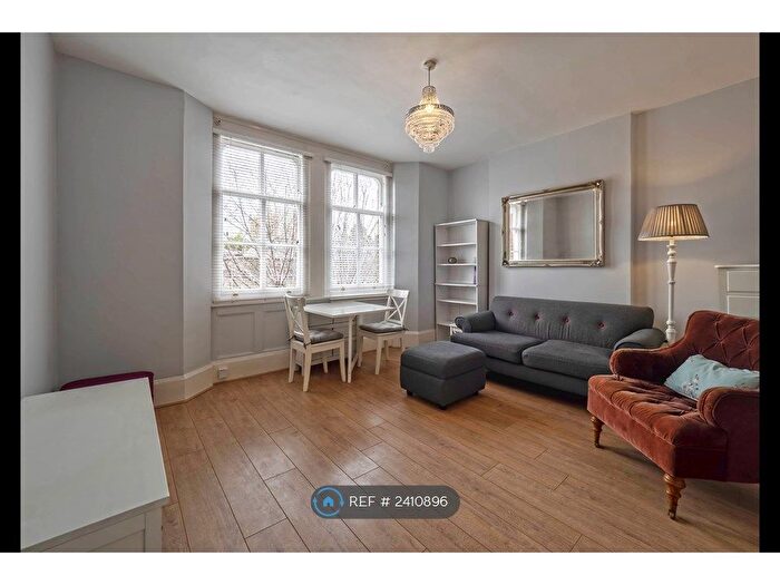 1 Bedroom Flat To Rent In Cross Street, London, N1