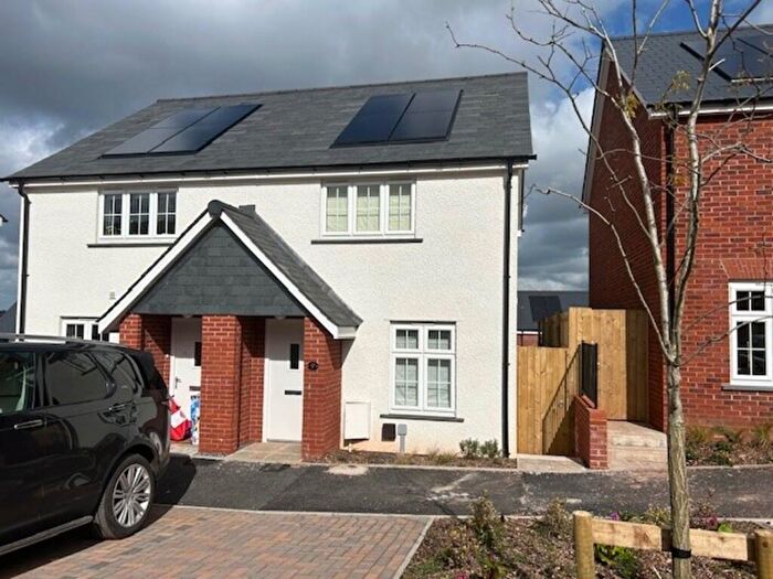 2 Bedroom Semi Detached House For Sale In Medland Way, Exeter, EX2